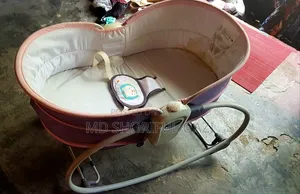 বেবি রকার/বেসিনেট – দারুণ কন্ডিশন