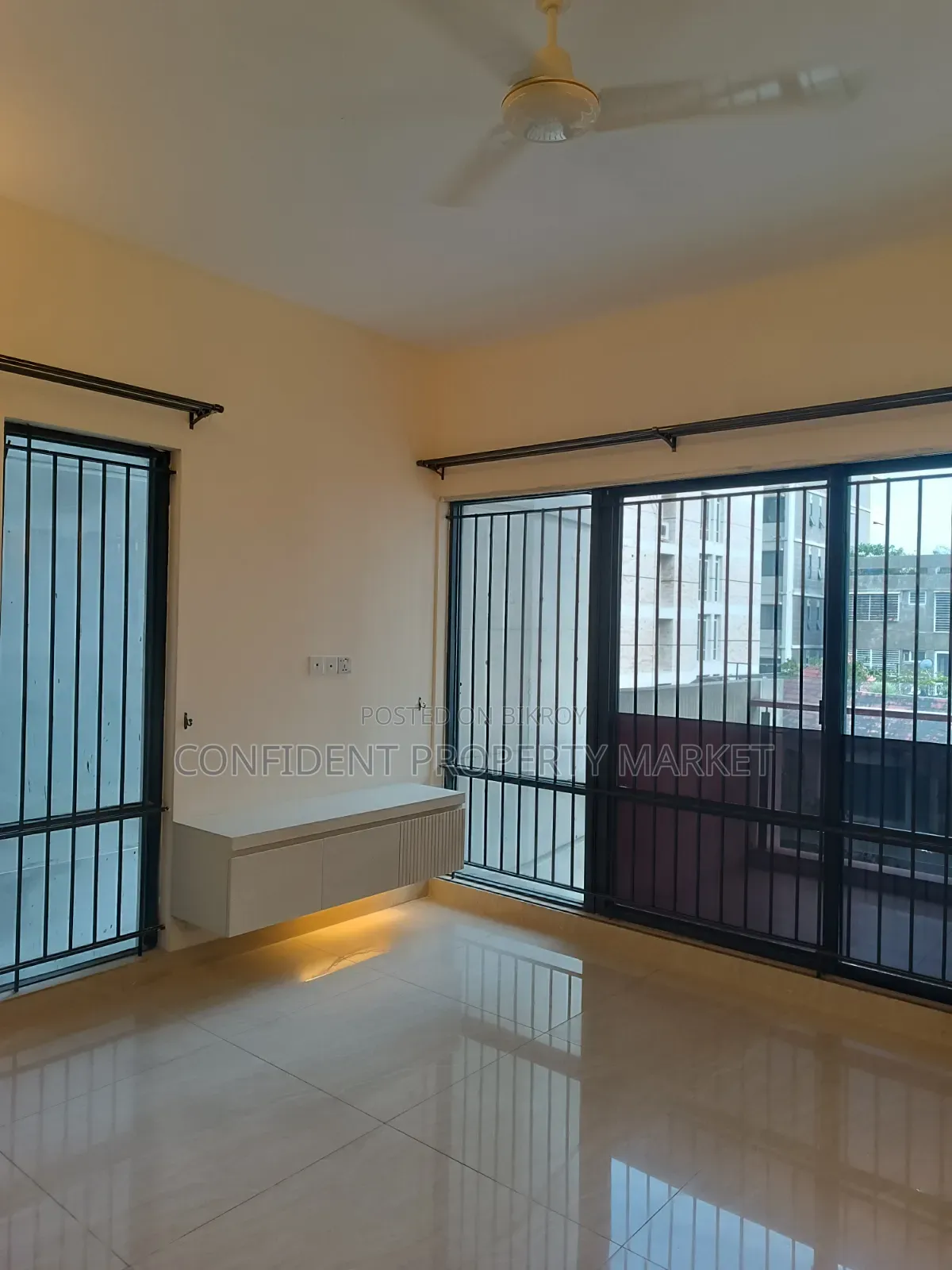 3bdrm Apartment in Baridhara for rent