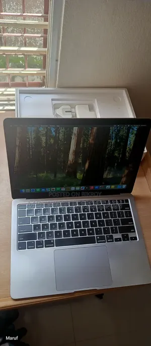 Laptop Apple MacBook 2020 8GB Intel Core i5 SSD 512GB