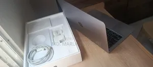 Laptop Apple MacBook 2020 8GB Intel Core i5 SSD 512GB