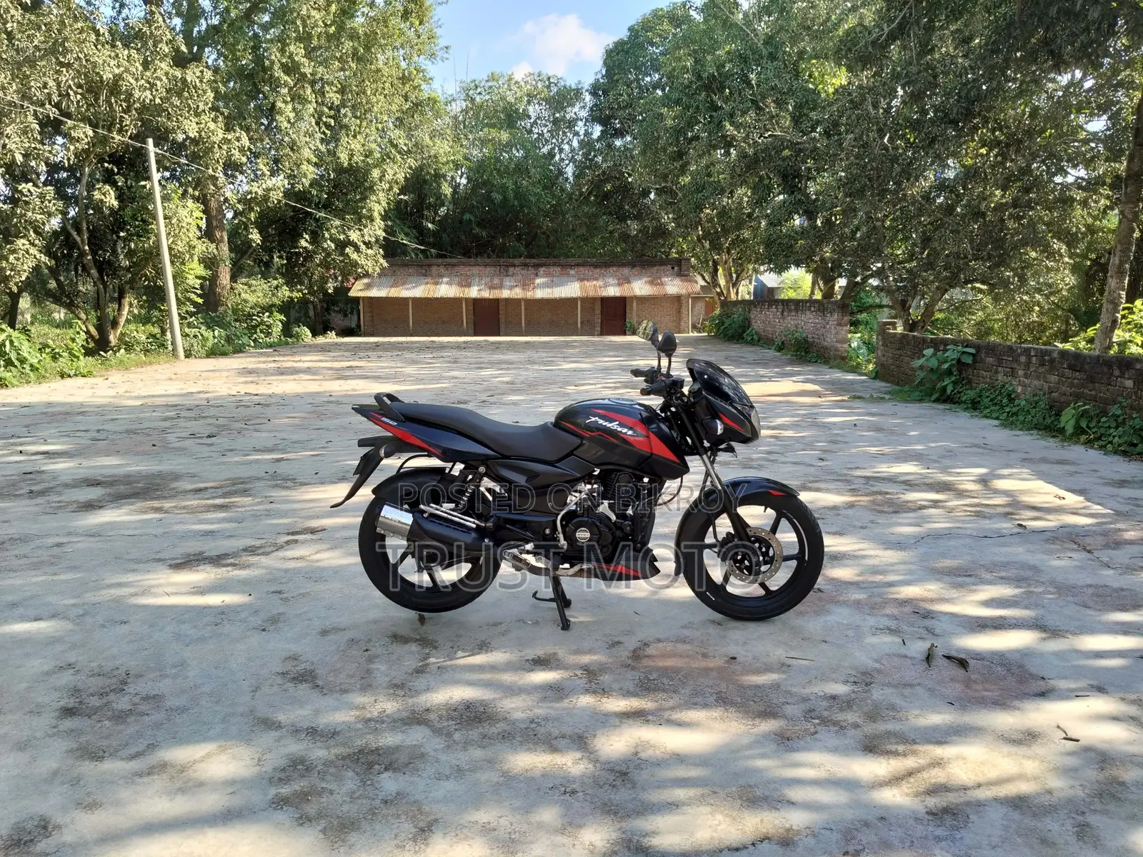 Bajaj Pulsar 150 2025 Black