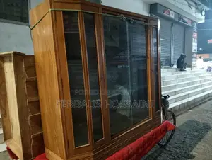 Show Case With Mirror