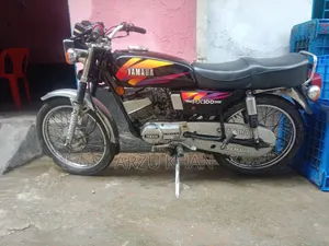 Yamaha 2000 Black