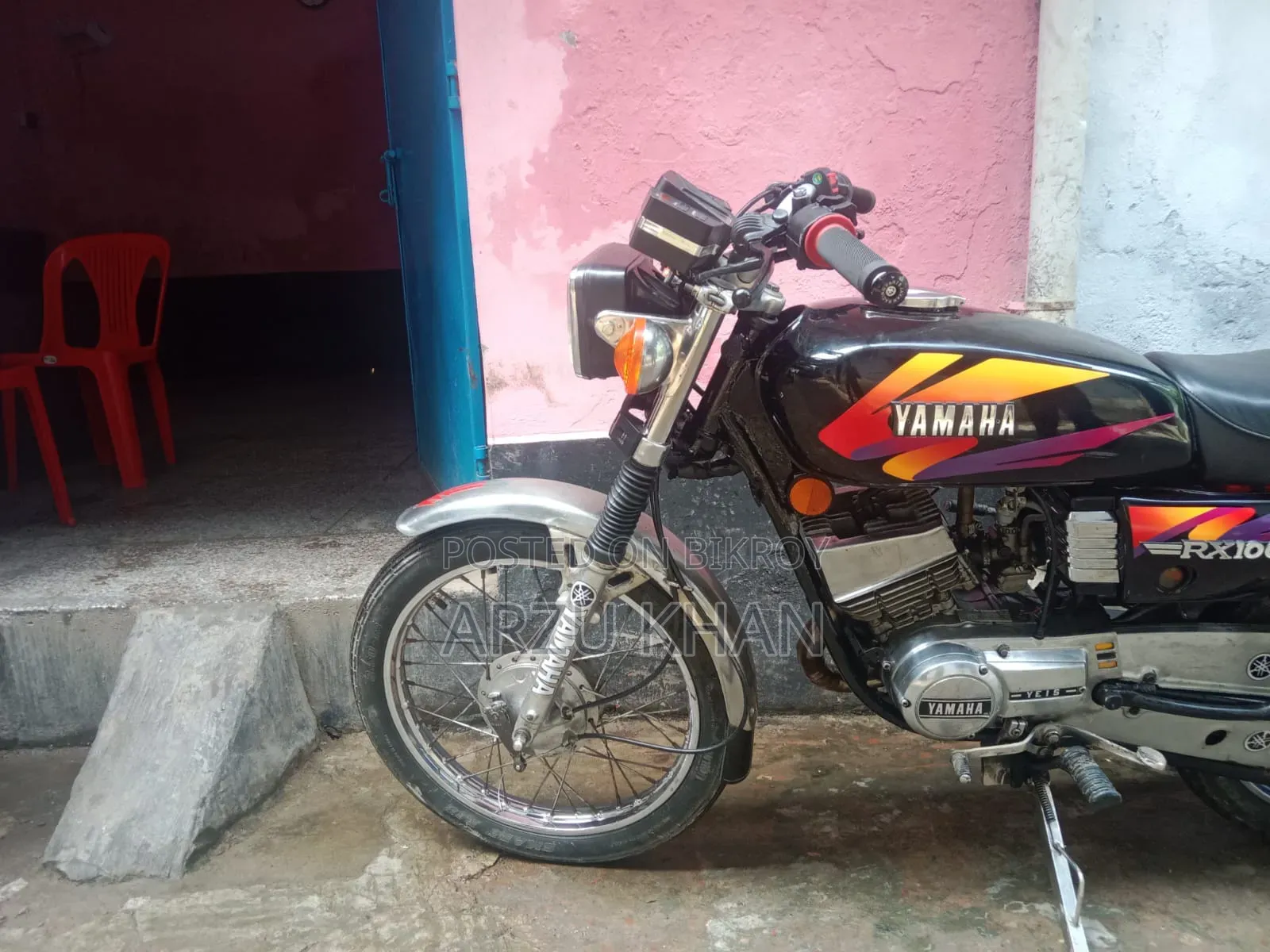 Yamaha 2000 Black