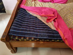 খাট+তোষক +জাজিম ৭৯ ইঞ্চ বাই ৬০ ইঞ্চ ( অরজিনাল সেগুন কাঠ ঘরে বানানো)