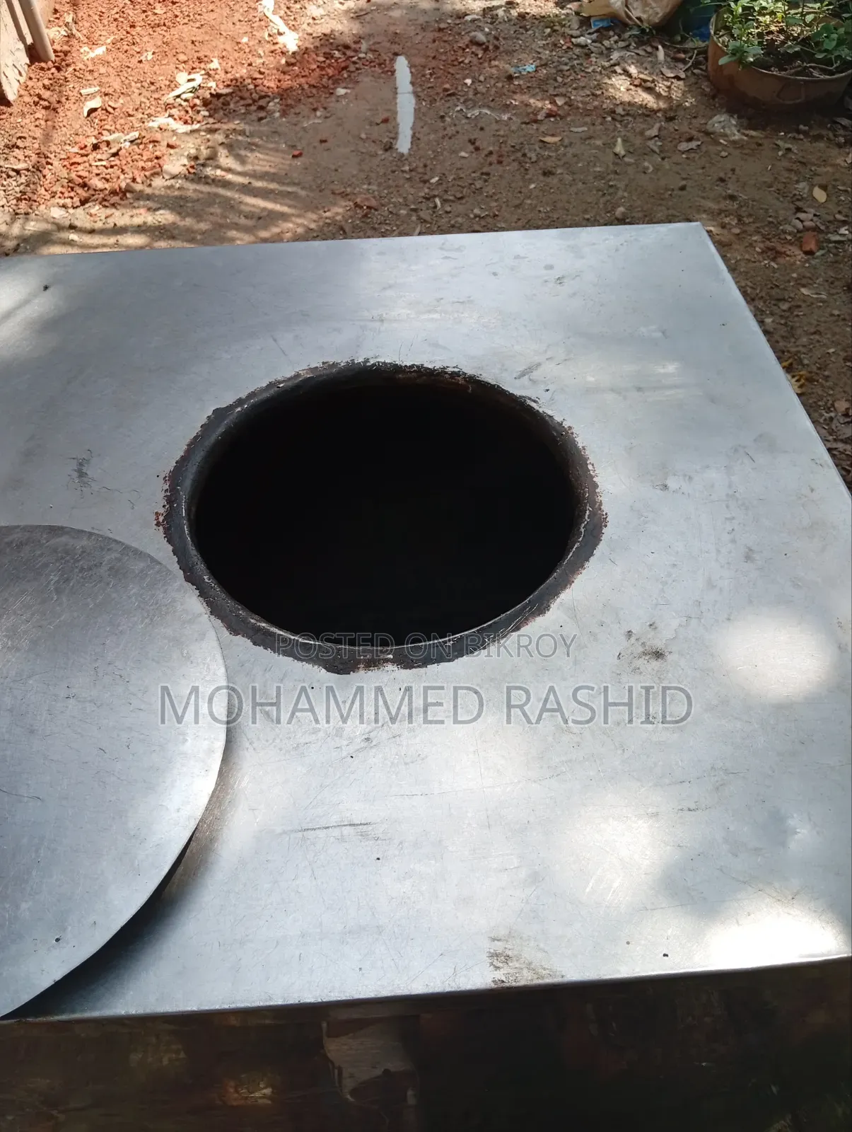 হোটেলের মালামাল বিক্রি