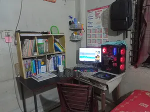 Desktop Computer MSI 8GB AMD Ryzen 5 SSD 256GB
