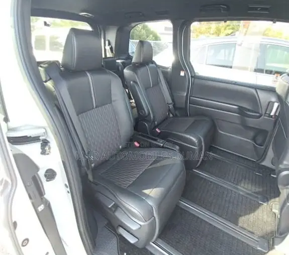 Toyota Noah 2022 Pearl