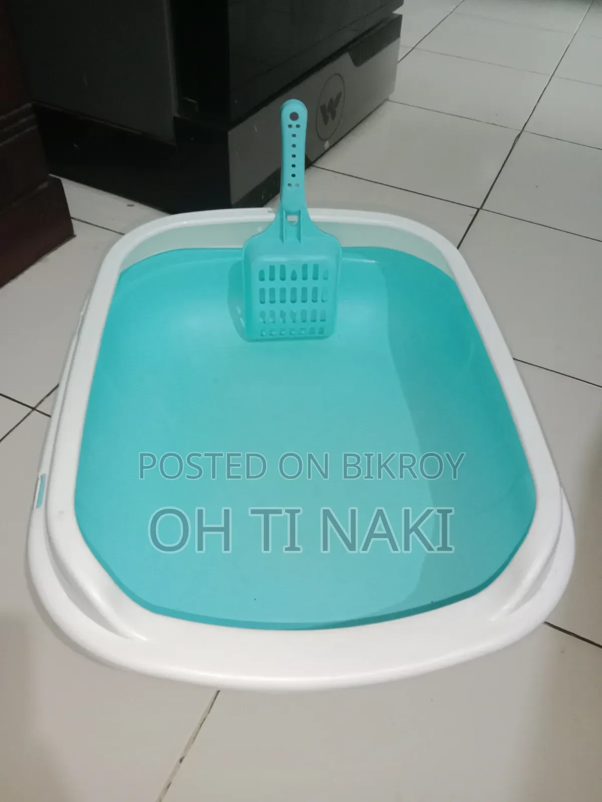 Cat Jhuri,Litter Box, 1.5 Kg + Mixed Cat Food