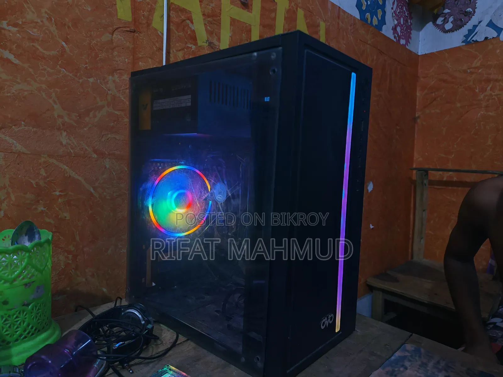 Desktop Computer Microsoft 8GB Intel Core i3 SSHD (Hybrid) 256GB