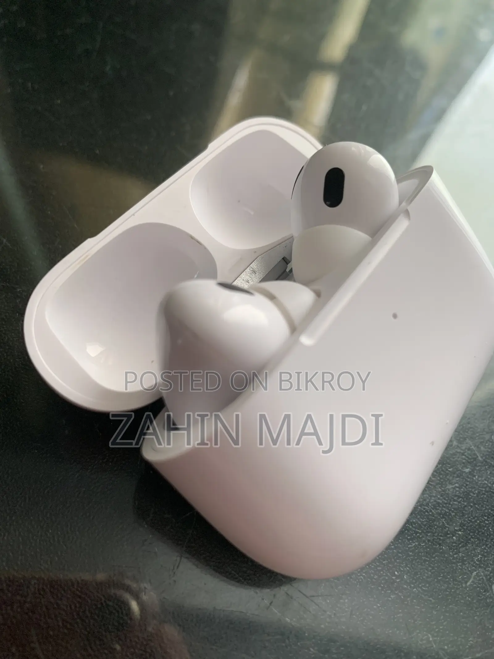 Apple Earbuds Pro