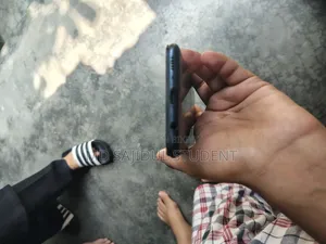 Samsung Galaxy M20 64 GB Black