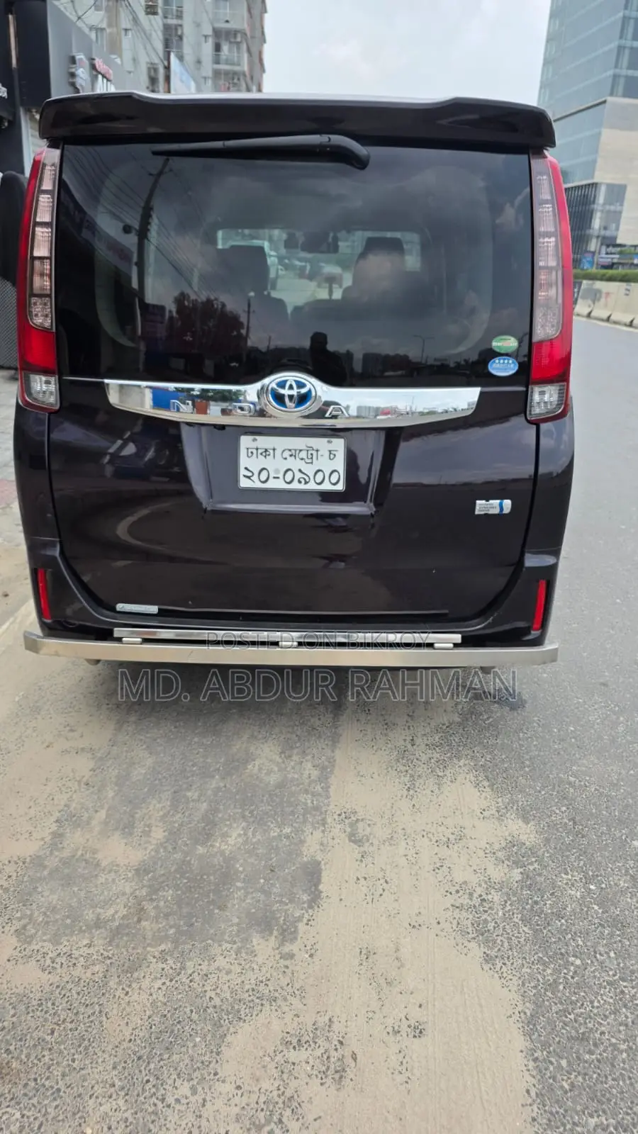 Toyota Noah 1.8 Four Wheel Drive Hybrid (7 seater) 2016 Maroon