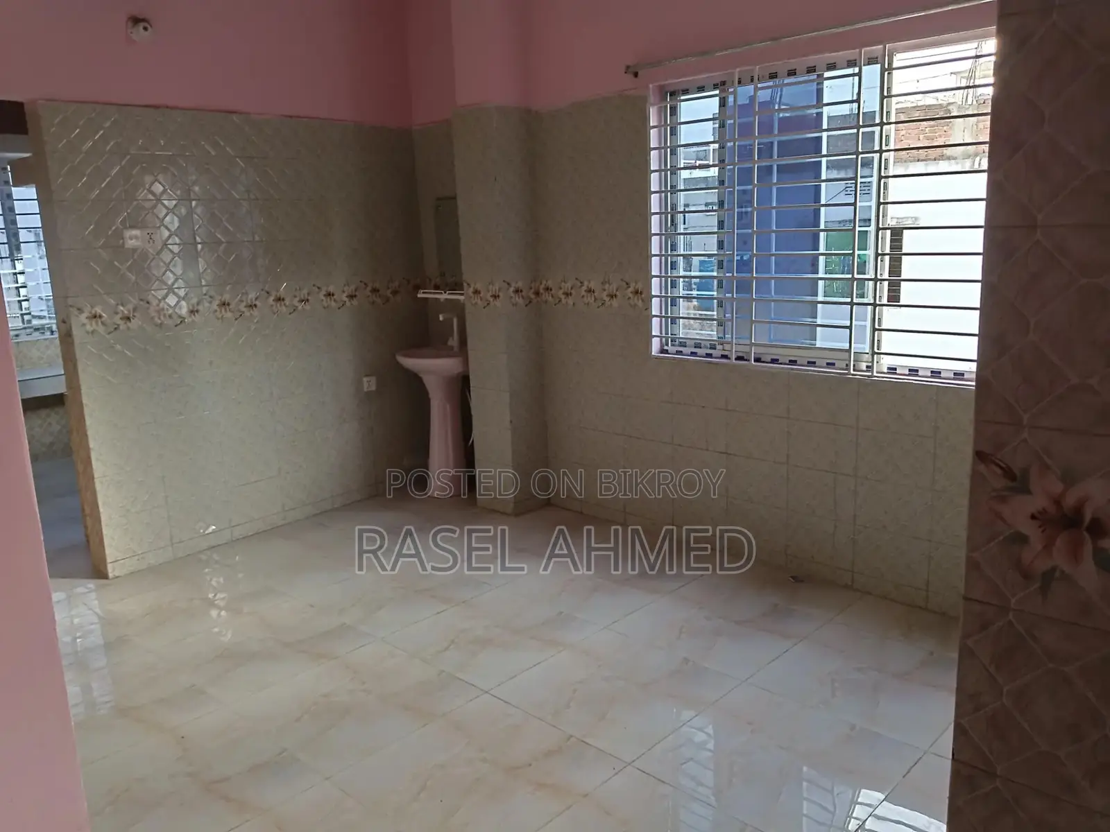 Furnished Mini Flat in Kamrangirchar for sale