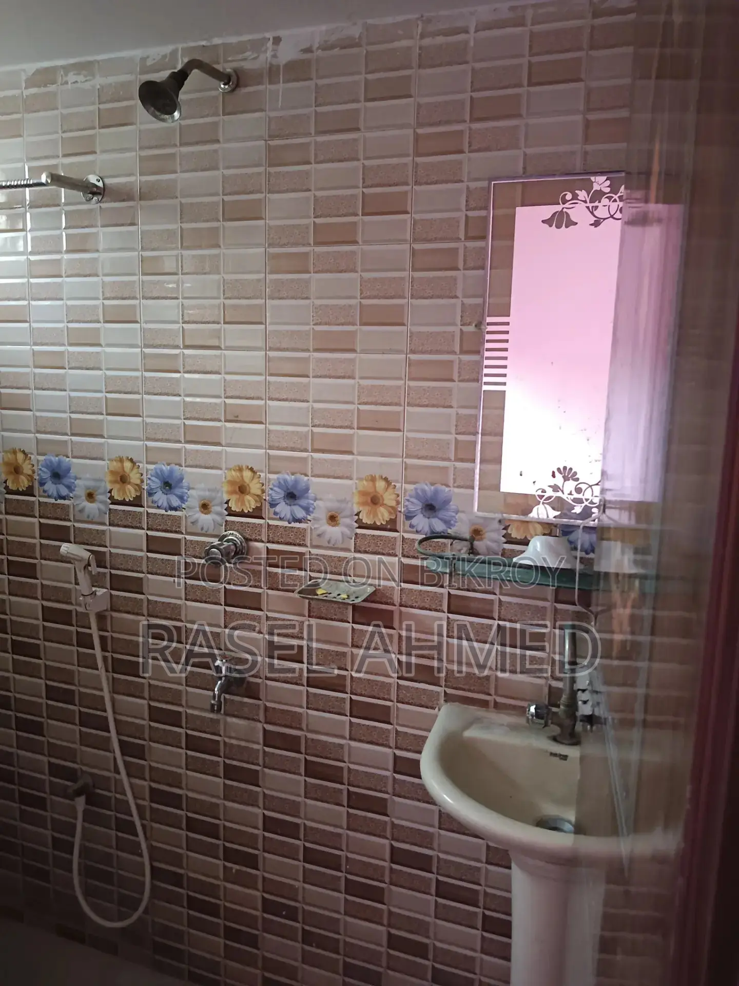 Furnished Mini Flat in Kamrangirchar for sale
