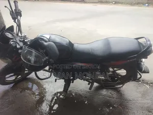 বাজাজ ডিসকভার ১৫০ ২০১৫ কালো