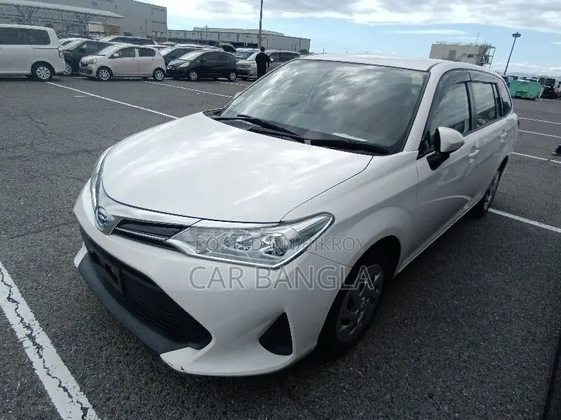 Toyota Corolla Fielder 2021 White