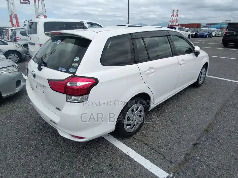 Toyota Corolla Fielder 2021 White