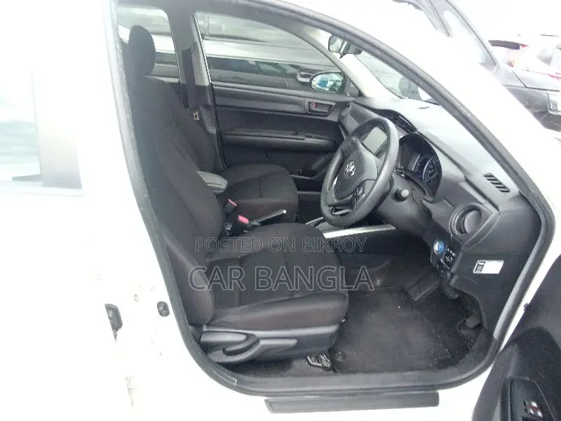 Toyota Corolla Fielder 2021 White