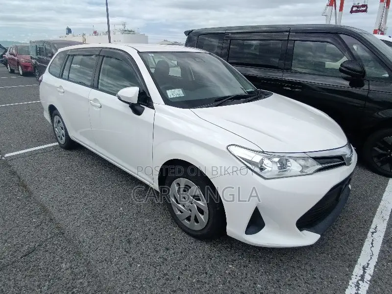 Toyota Corolla Fielder 2021 White