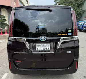Toyota Esquire 1.8 FWD Hybrid (7 seater) 2019 Maroon