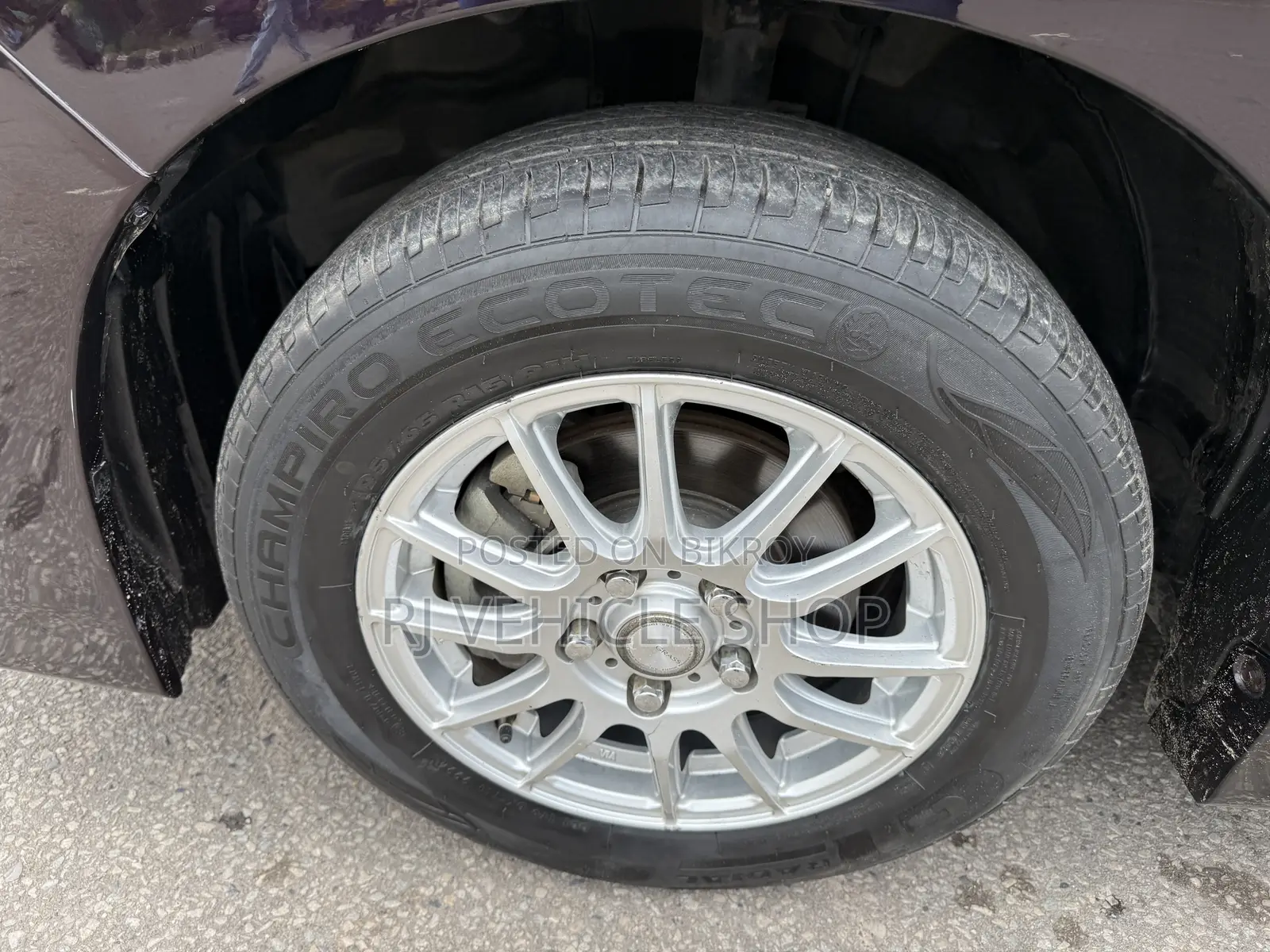Toyota Esquire 1.8 FWD Hybrid (7 seater) 2019 Maroon