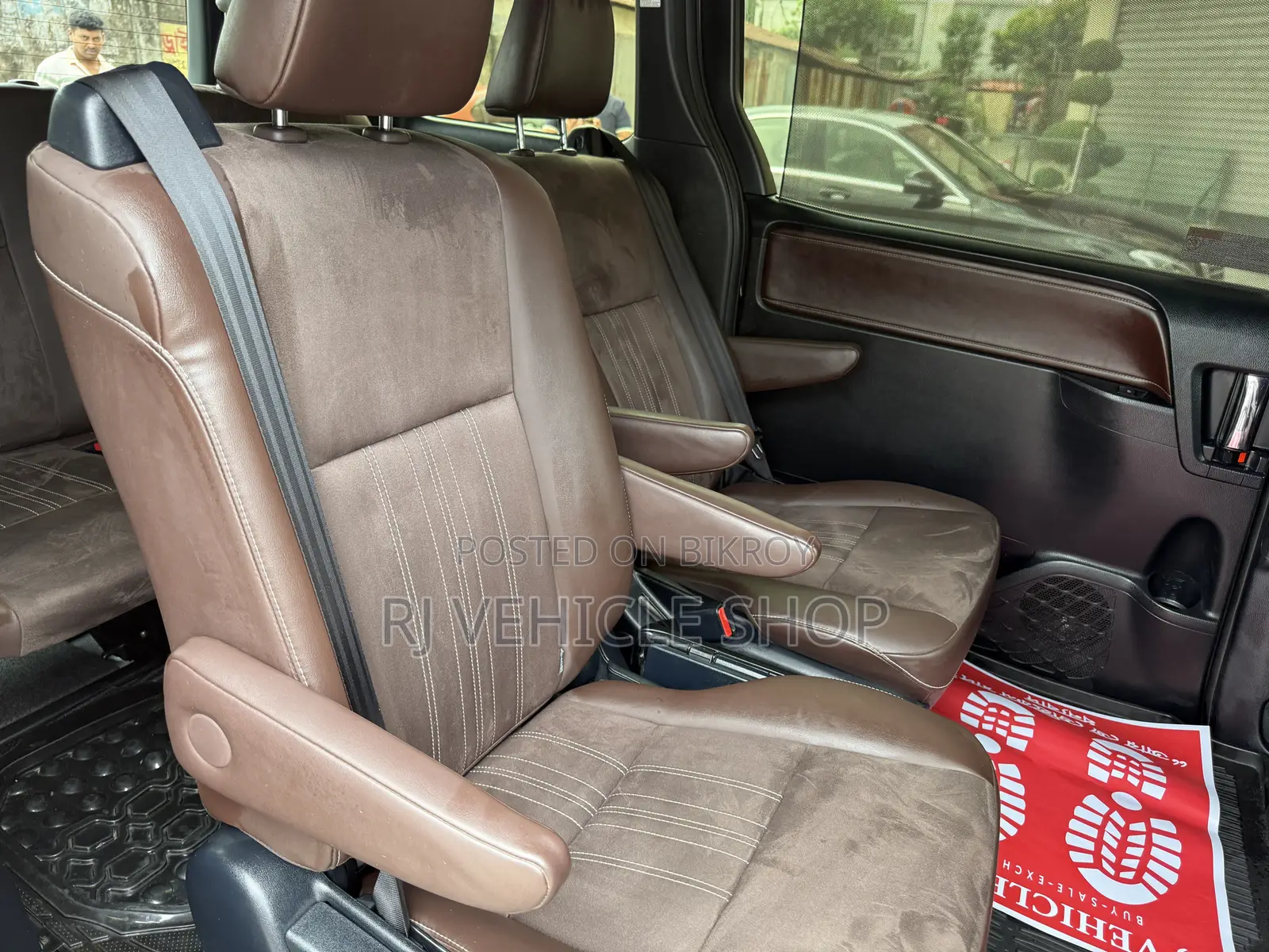 Toyota Esquire 1.8 FWD Hybrid (7 seater) 2019 Maroon