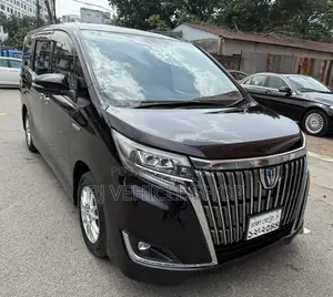 Toyota Esquire 1.8 FWD Hybrid (7 seater) 2019 Maroon