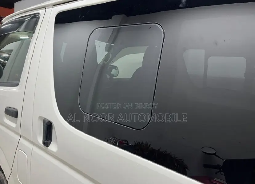 Toyota HiAce 2021 White
