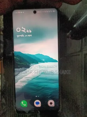 Tecno Spark 30 128 GB Yellow