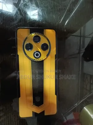 Tecno Spark 30 128 GB Yellow