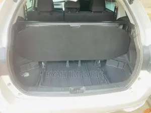 Toyota Corolla Fielder 1.5 Hybrid FWD 2021 White