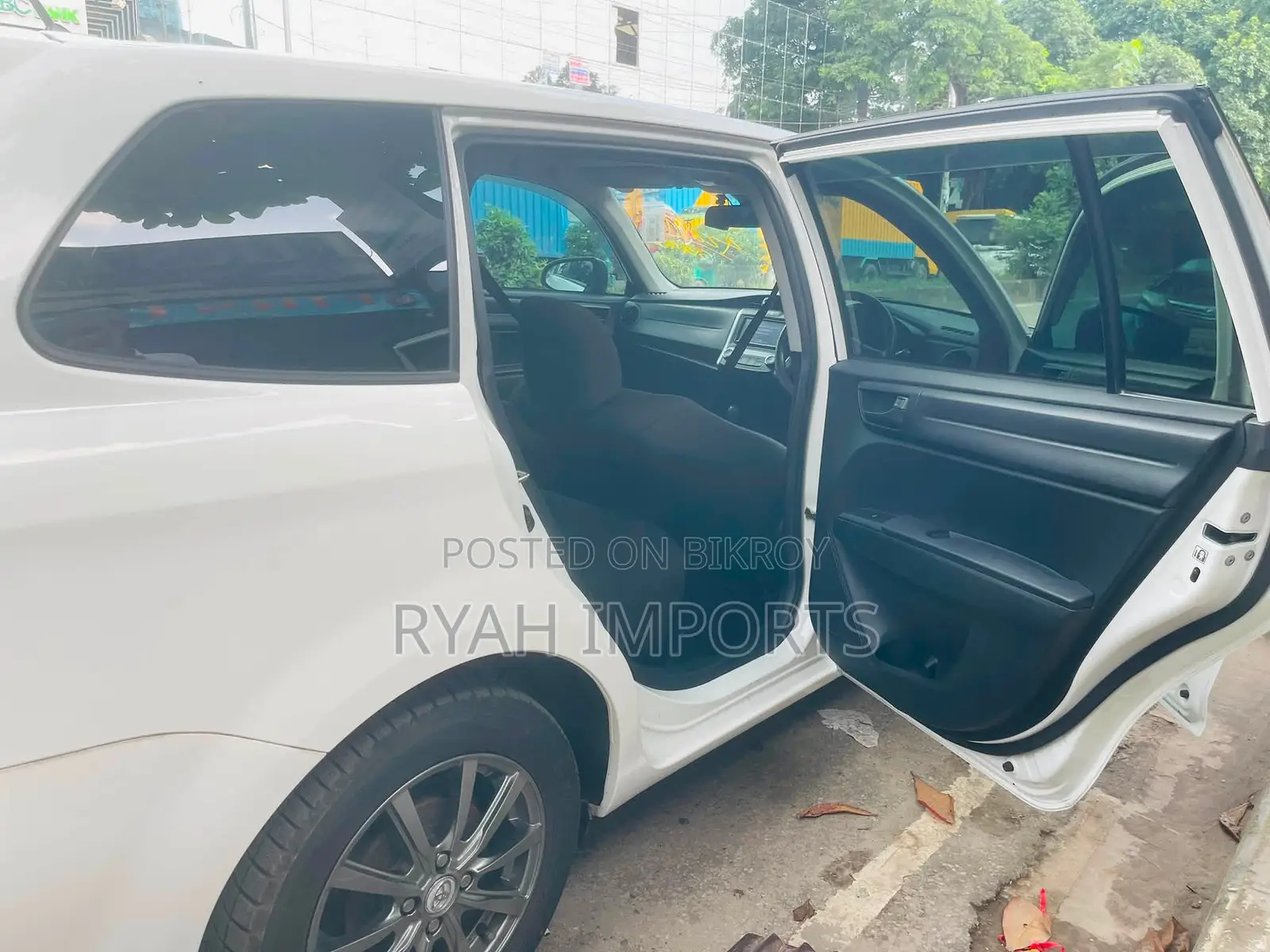 Toyota Corolla Fielder 1.5 Hybrid FWD 2021 White