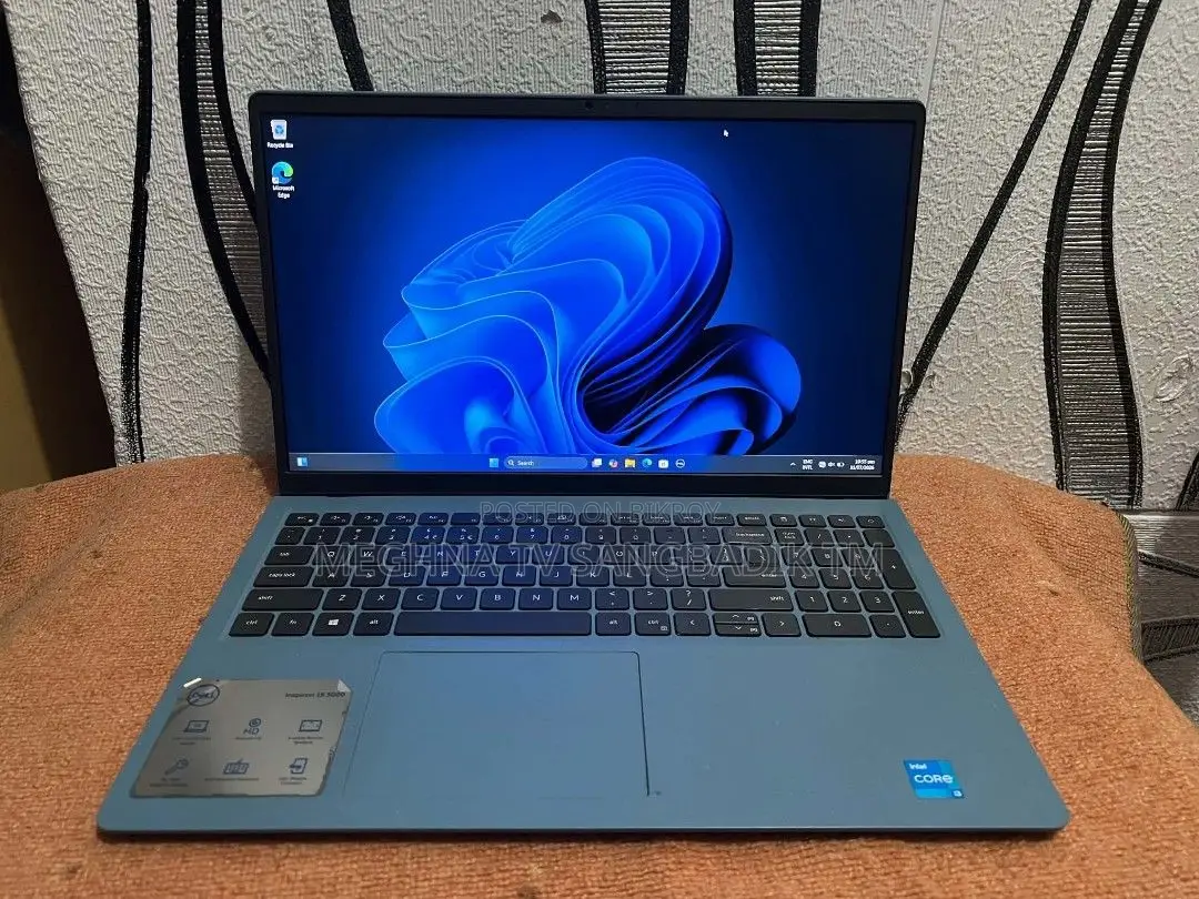 Laptop Dell 3GB Intel SSD 256GB