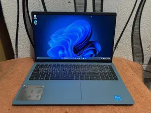 Laptop Dell 3GB Intel SSD 256GB