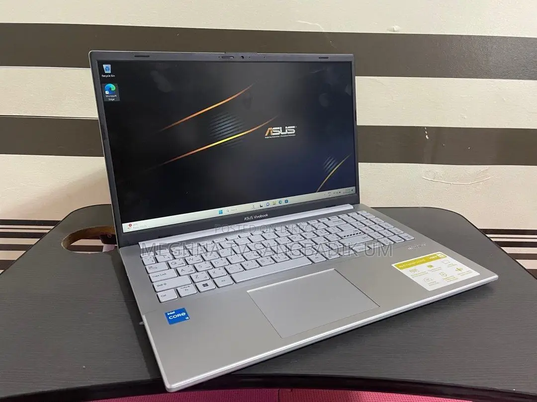 Laptop Asus 3GB Intel SSD 256GB