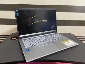 Laptop Asus 3GB Intel SSD 256GB