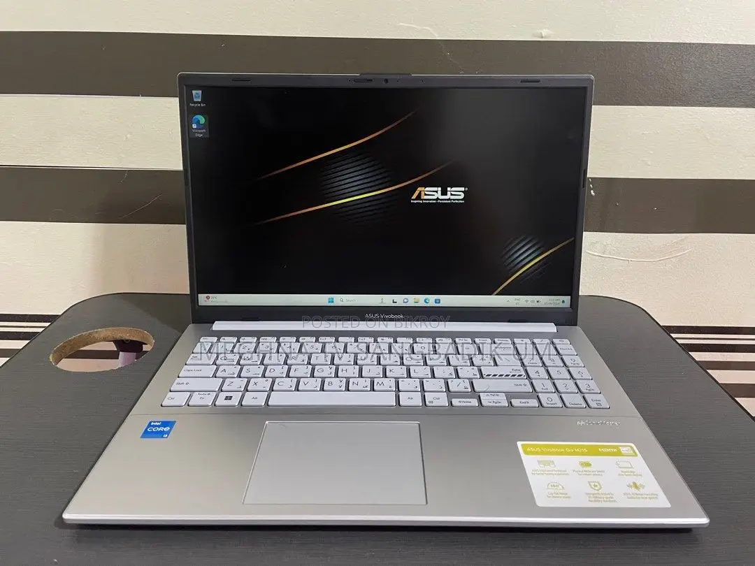 Laptop Asus 3GB Intel SSD 256GB