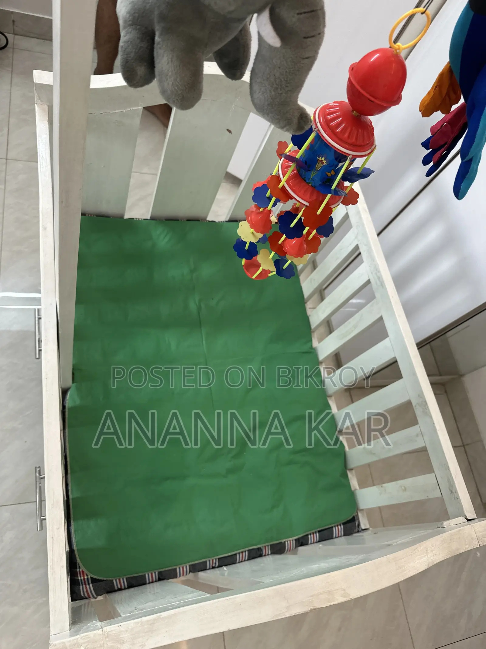 Premium Wooden Baby Cot for Your Cute Prince or Princess!