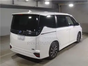 Toyota Voxy Hybrid S-Z 2WD 7-Seater 2022 Pearl