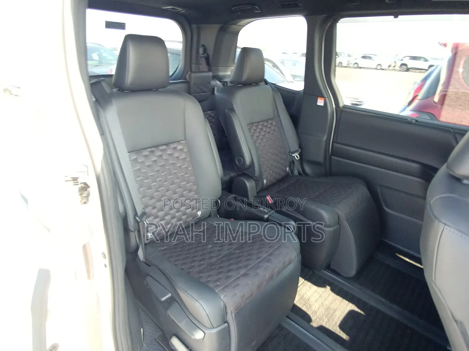 Toyota Voxy Hybrid S-Z 2WD 7-Seater 2022 Pearl