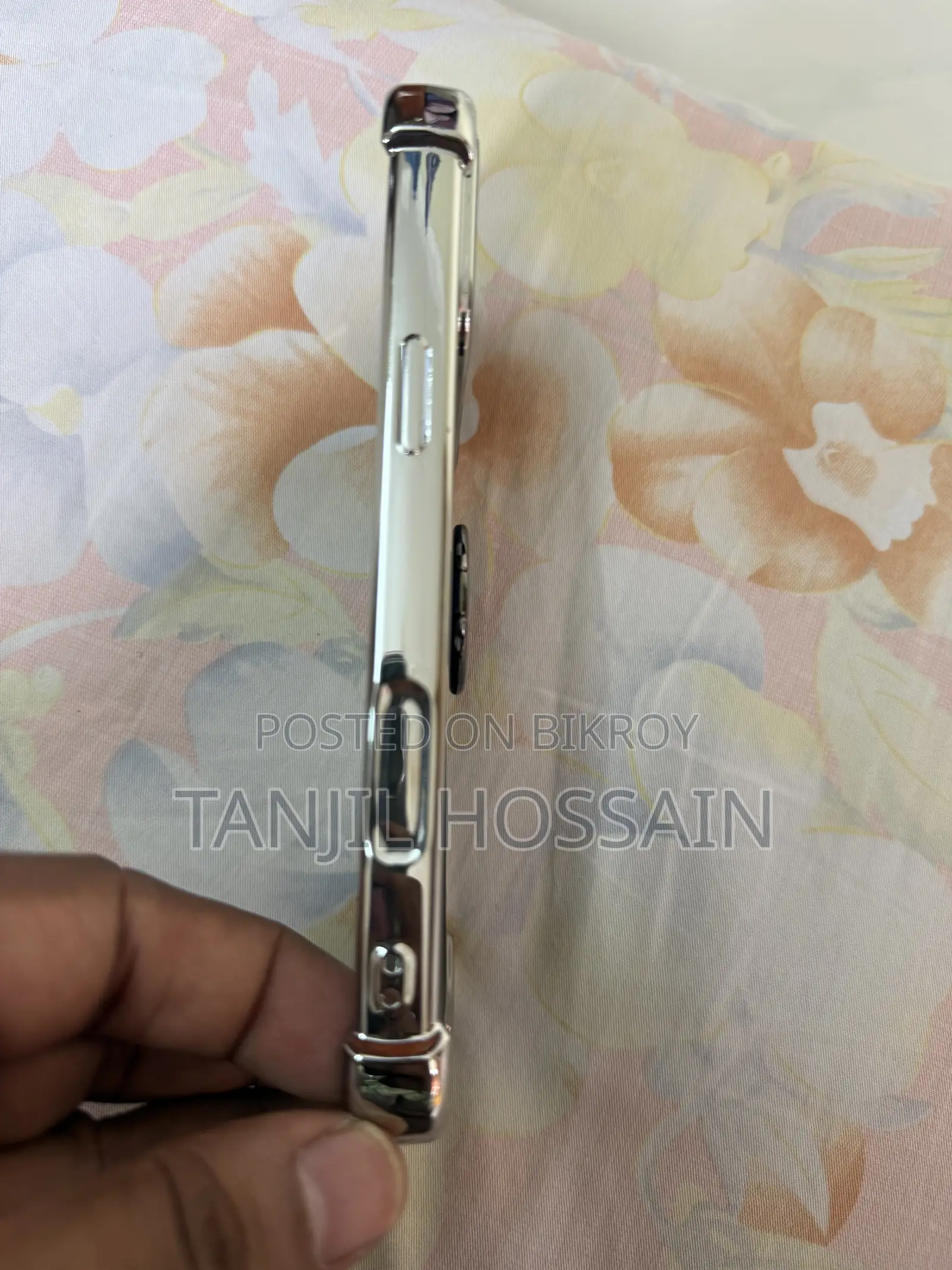 iPhone 16 Pro Max - Premium Luxury Cover