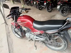 Yamaha YBR 2015 Red