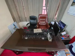 ম্যানেজারের টেবিল বিক্রয় | আদাবর, ঢাকা