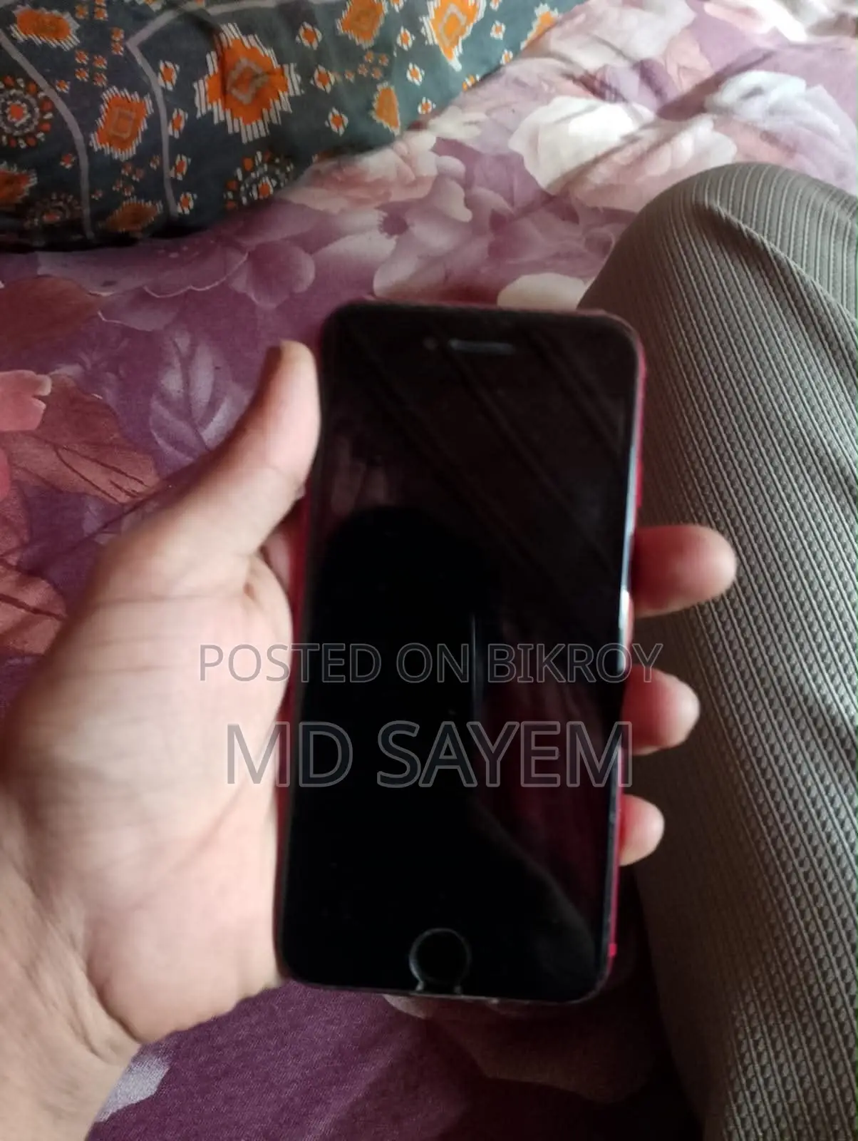 Apple iPhone SE 128 GB Red