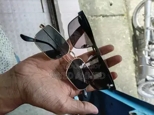 ব্রান্ডেড সানগ্লাস