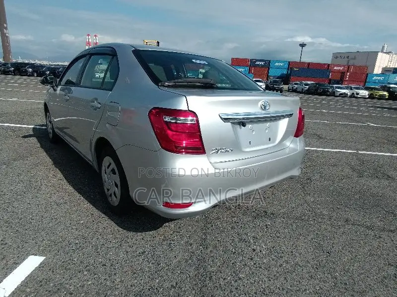 Toyota Axio 2021 Silver