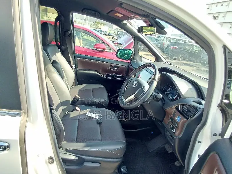 Toyota Esquire 2021 Pearl