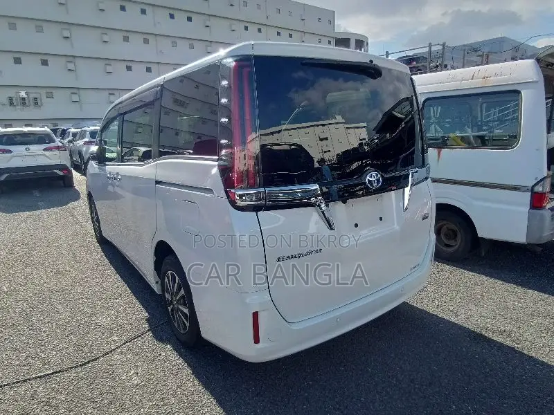 Toyota Esquire 2021 Pearl