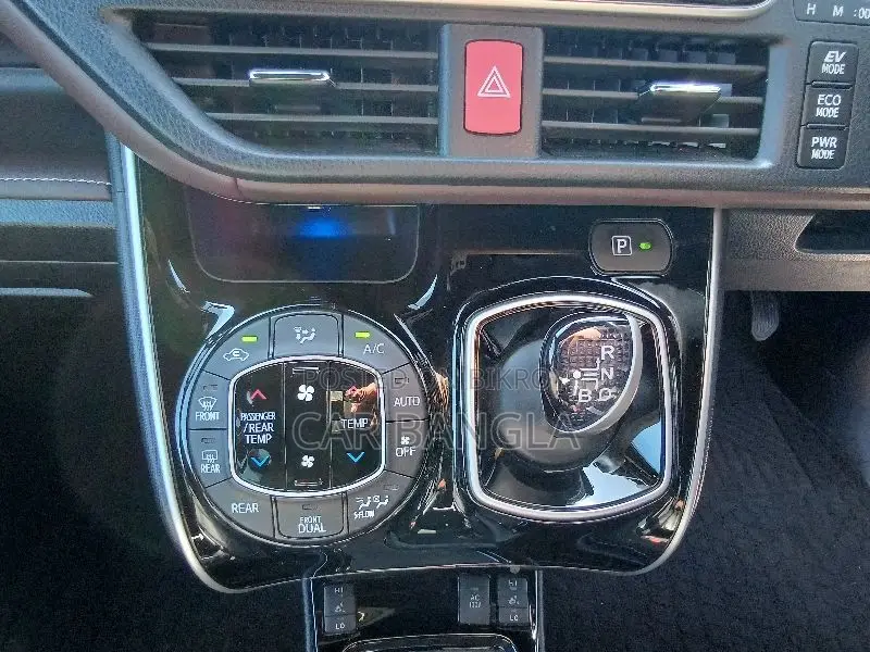 Toyota Esquire 2021 Pearl